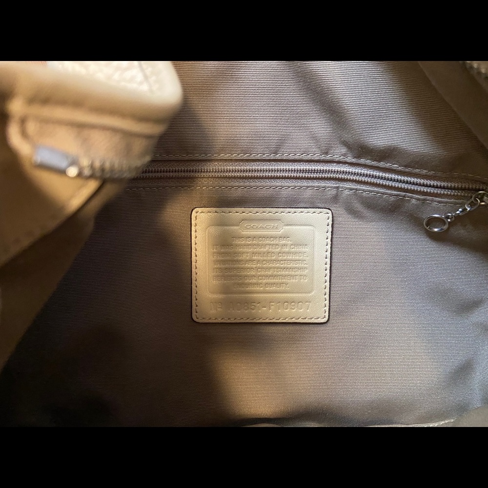 Coach tan leather purse - Picture 6 of 8